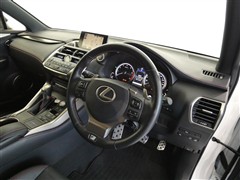 NX200t Fスポーツ