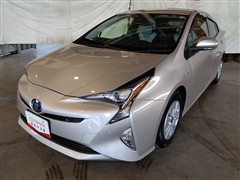 トヨタ プリウス S Safety Plus