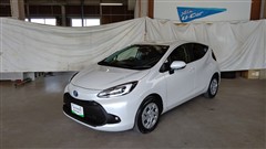 トヨタ アクア X