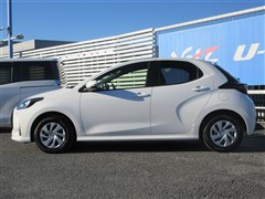 ヤリス ハイブリッド X