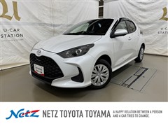 トヨタ ヤリス ハイブリッド U 4WD