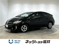 トヨタ　プリウス S