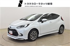 トヨタ　アクア Z 4WD