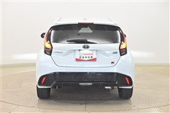 アクア GRスポーツ