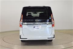 セレナ E-パワー ハイウェイスターV