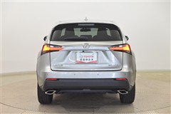 NX200t バージョンL