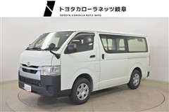 トヨタ ハイエースバン DX 4WD