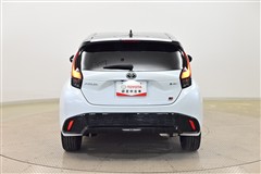 アクア GRスポーツ