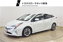 トヨタ　プリウス A ツーリングセレクション