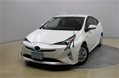 トヨタ プリウス Sセーフティープラス