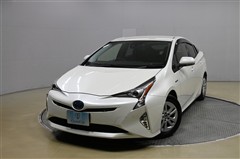 トヨタ プリウス Sセーフティープラス