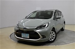 トヨタ　アクア Z