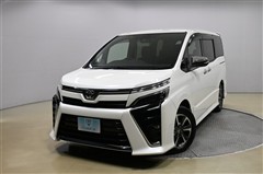 トヨタ　ヴォクシー ZS キラメキ3