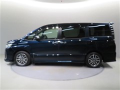 ヴォクシー ZSキラメキ 7ニン