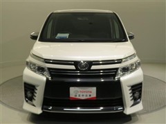 ヴォクシー ZSキラメキ 7ニン