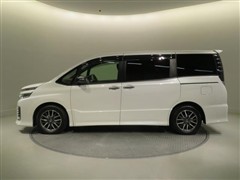 ヴォクシー ZSキラメキ 7ニン