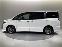 ヴォクシーHV ZSキラメキ 7ニン