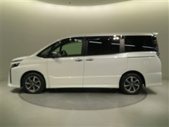 ヴォクシー ZSキラメキ 7ニン