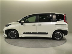 シエンタ HV Z 7ニン