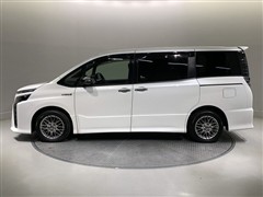 ヴォクシーHV ZSキラメキ 7ニン