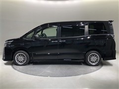 ヴォクシーHV ZSキラメキ3 7ニン