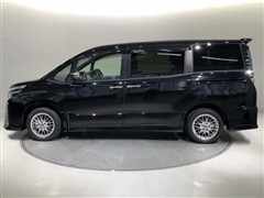 ヴォクシーHV ZSキラメキ3 7ニン