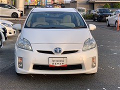 プリウス S