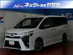 トヨタ　ヴォクシー ZSキラメキ 3 7ニンノ