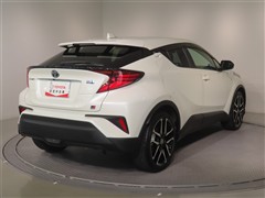 C-HR S GRスポーツ