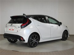 アクア GR スポーツ