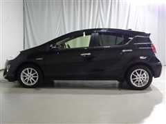 アクア S スタイルブラック