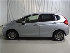 フィット 13G Fパッケージ