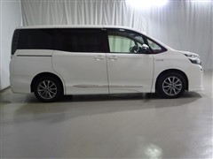 ヴォクシー ハイブリッド V