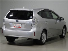 プリウスアルファ S