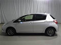 ヴィッツ ハイブリッド U