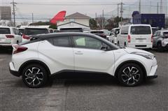 C-HRハイブリッド G