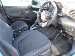 ヤリス ハイブリッド X