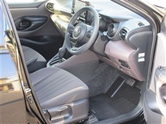 ヤリス ハイブリッド G