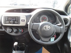 ヴィッツ F Mパッケージ