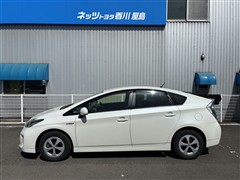 プリウス S