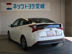 プリウス A