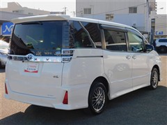 ヴォクシーHV ZSキラメキ2