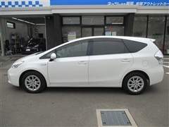 プリウスアルファ S