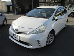 プリウスアルファ S