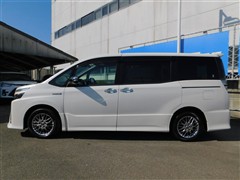 ヴォクシーHV ZSキラメキ