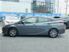 プリウス A