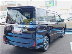 ヴォクシー 4WD ZS 8ニンノリ