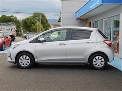 ヴィッツHV FセーフティーED2