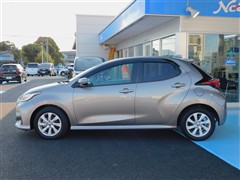 ヤリス ハイブリッド G