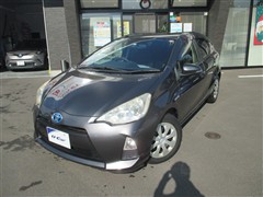 トヨタ　アクア S